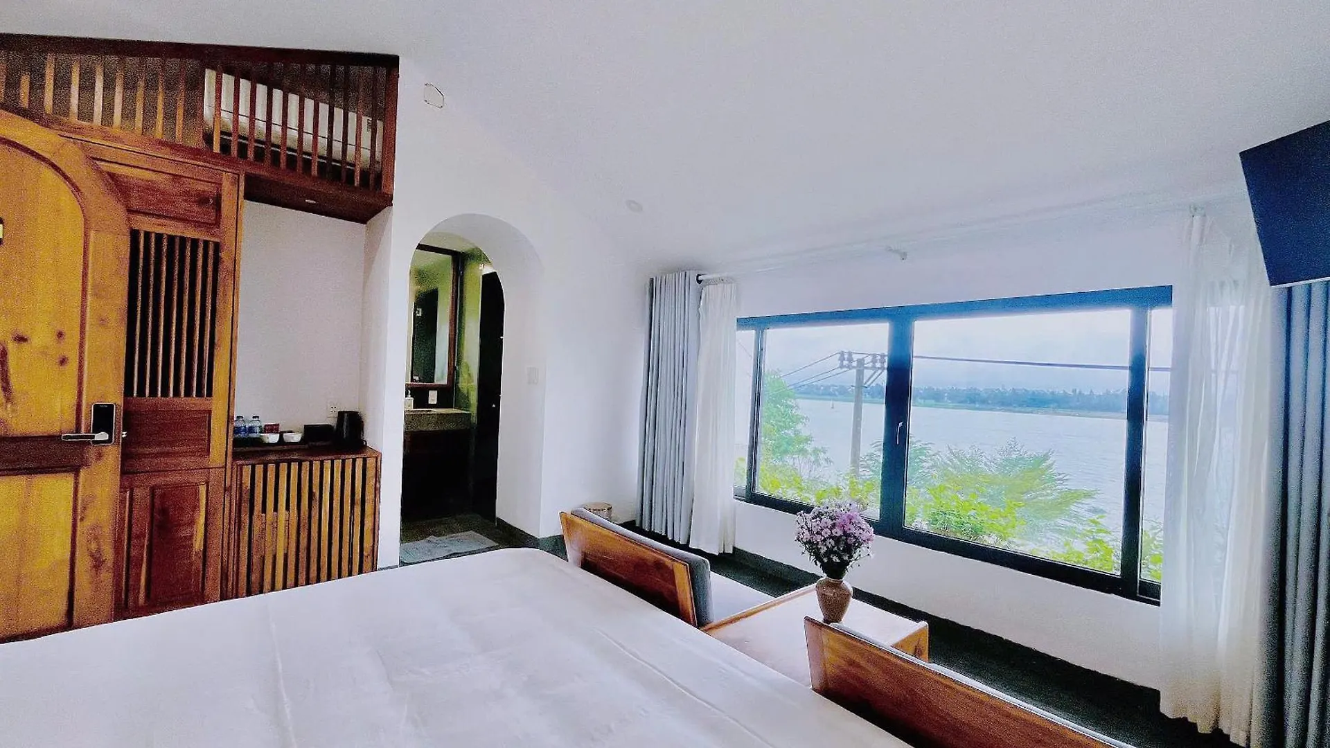 Serene Riverside Hotel Hội An