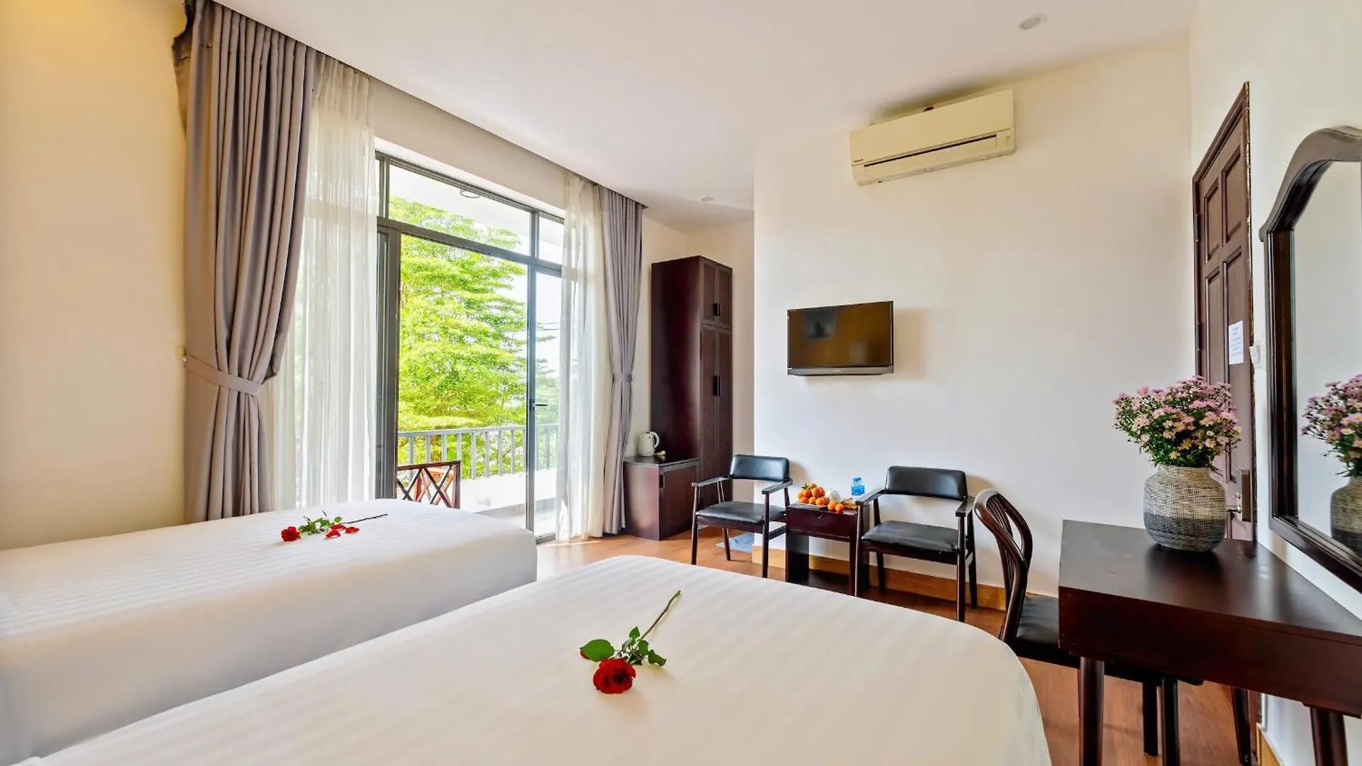 Serene Riverside Hotel Hội An