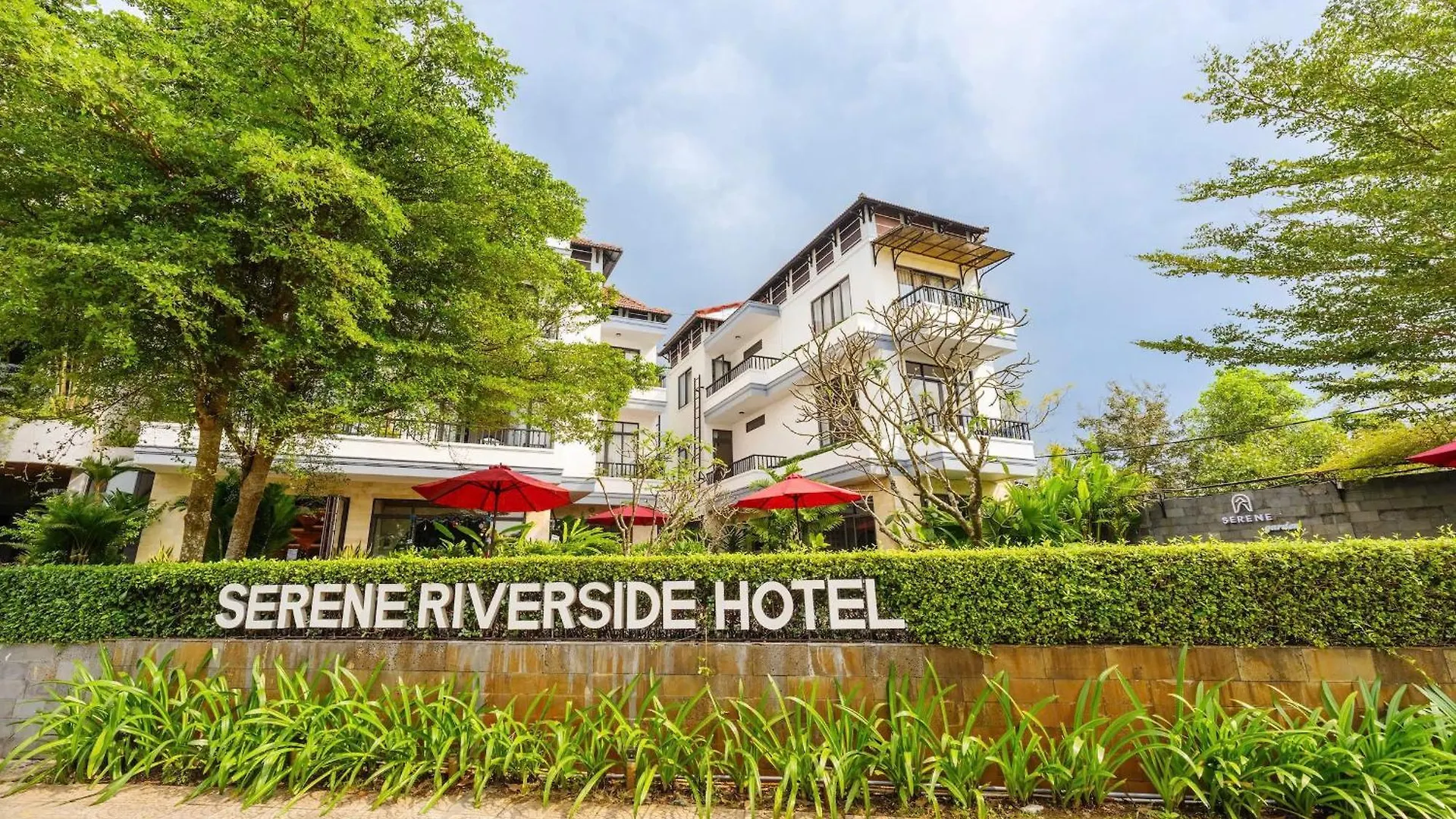 Serene Riverside Hotel Hội An