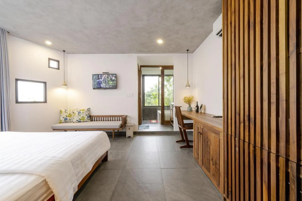 Serene Riverside Hotel Hội An