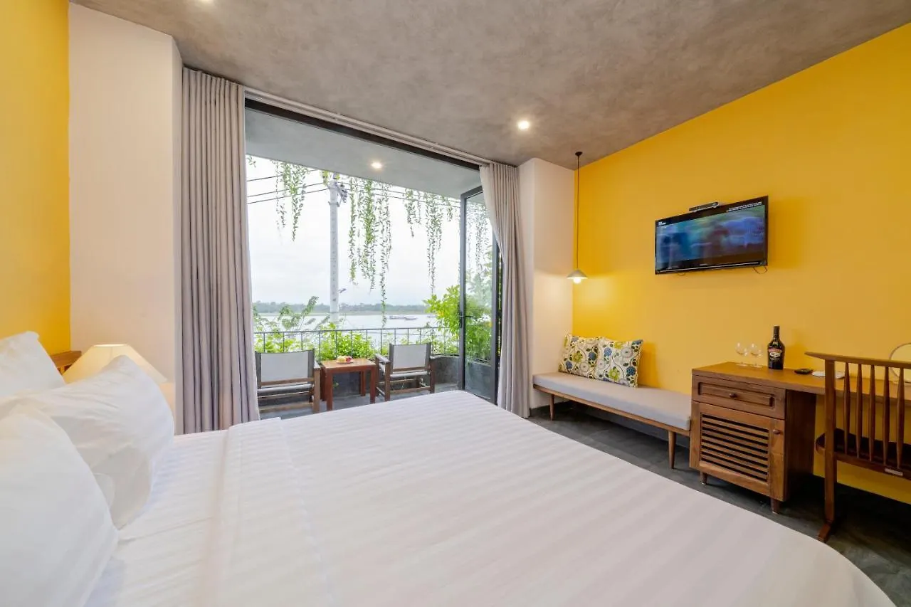 Serene Riverside Hotel Hoi An